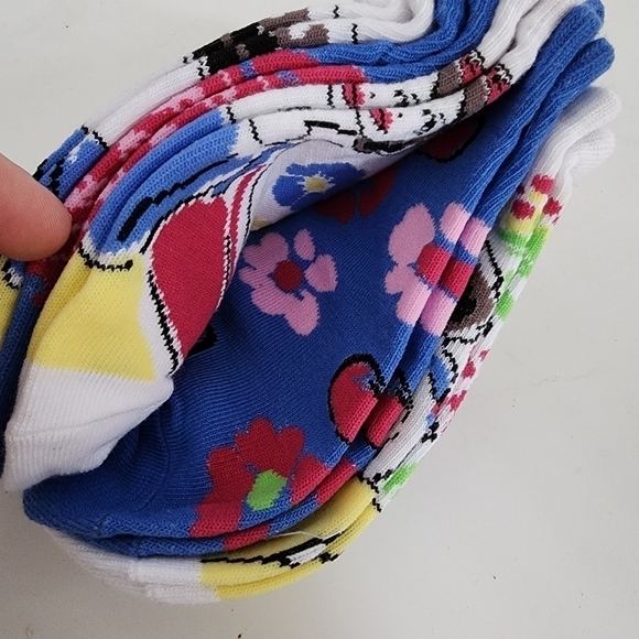 NWT Disney Princess Snow White Pair 5 No Show Socks - Picture 8 of 11